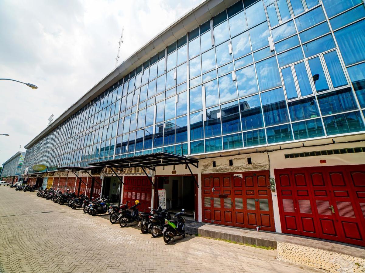 Oyo 91211 Mega Comfort Guest House Medan Exterior foto