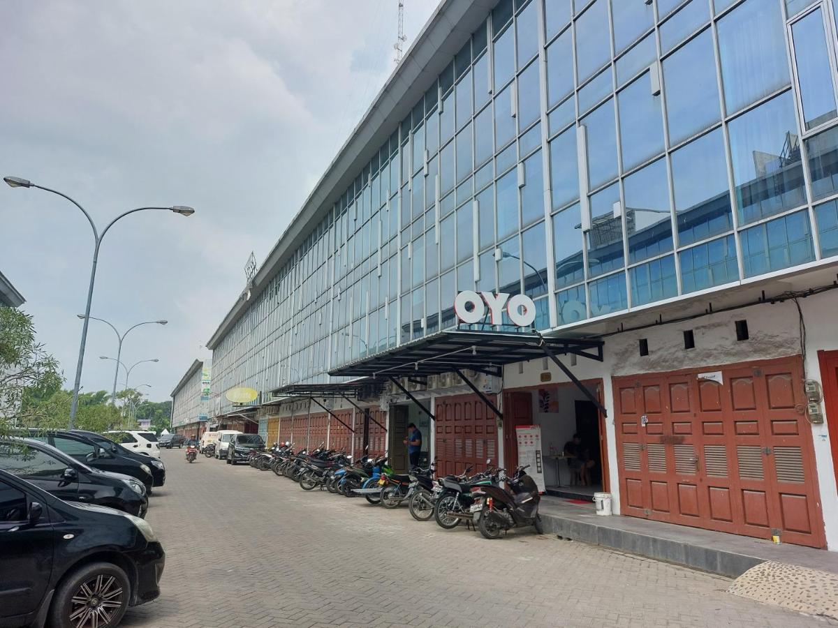 Oyo 91211 Mega Comfort Guest House Medan Exterior foto