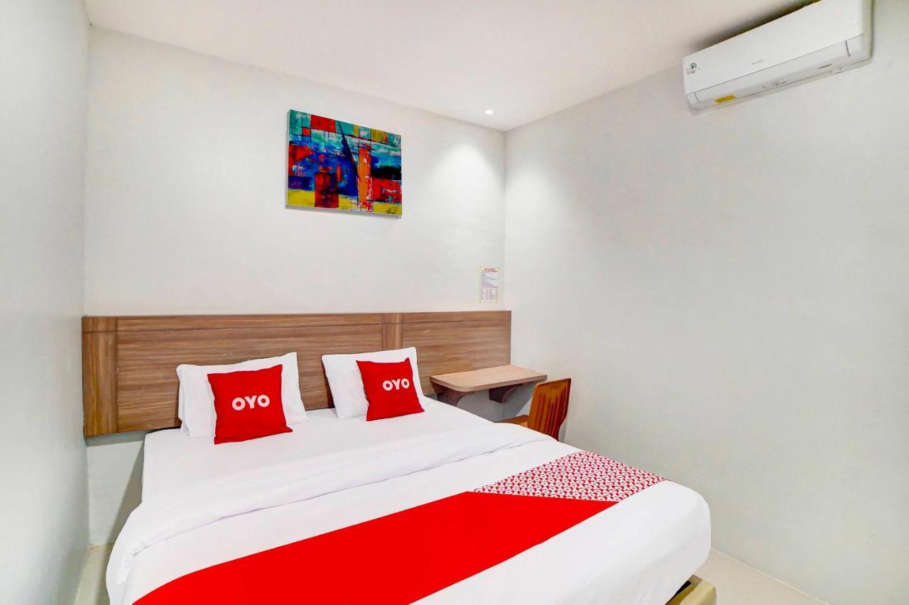Oyo 91211 Mega Comfort Guest House Medan Exterior foto