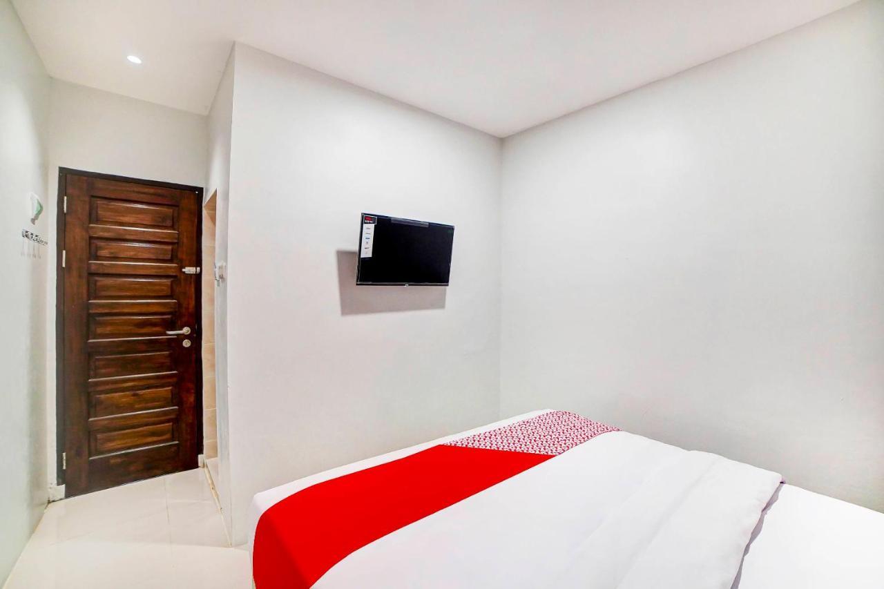Oyo 91211 Mega Comfort Guest House Medan Exterior foto