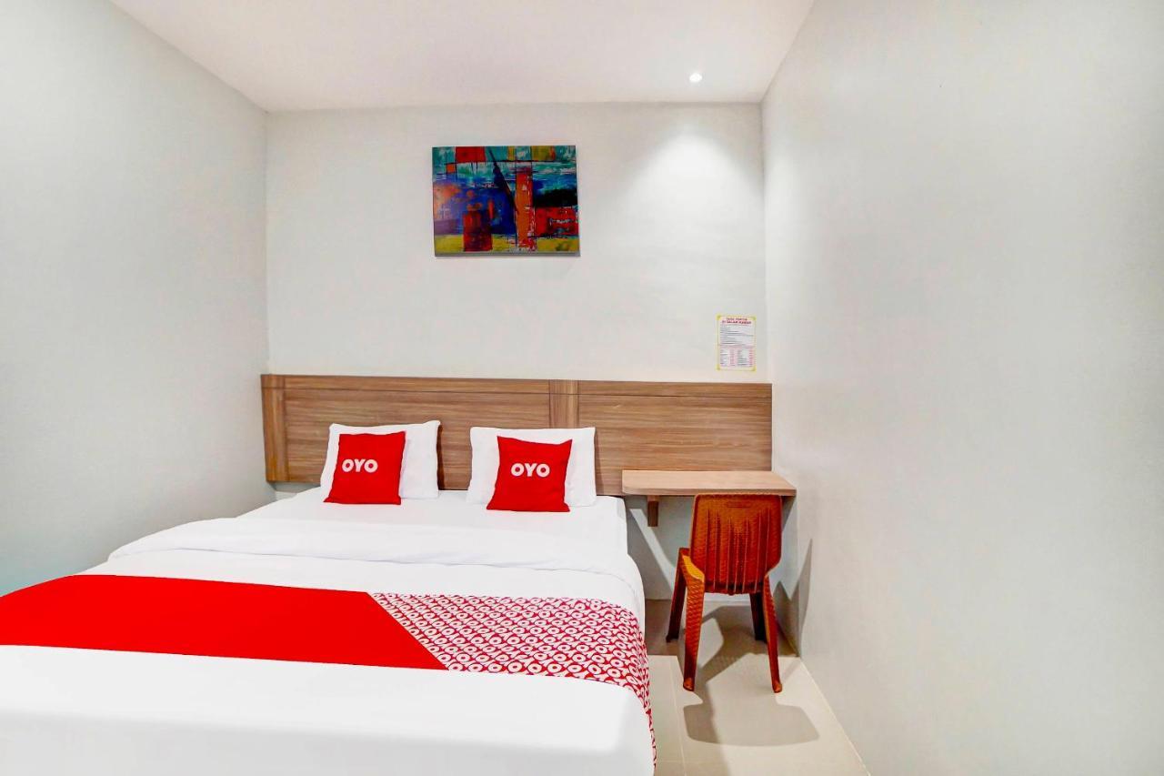 Oyo 91211 Mega Comfort Guest House Medan Exterior foto