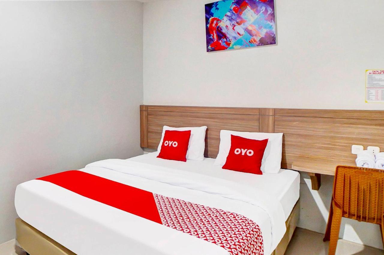 Oyo 91211 Mega Comfort Guest House Medan Exterior foto